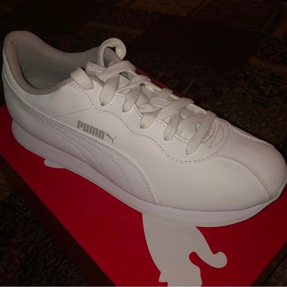 Puma Turin II White Shoes women’s 8.5 kids size 7 New